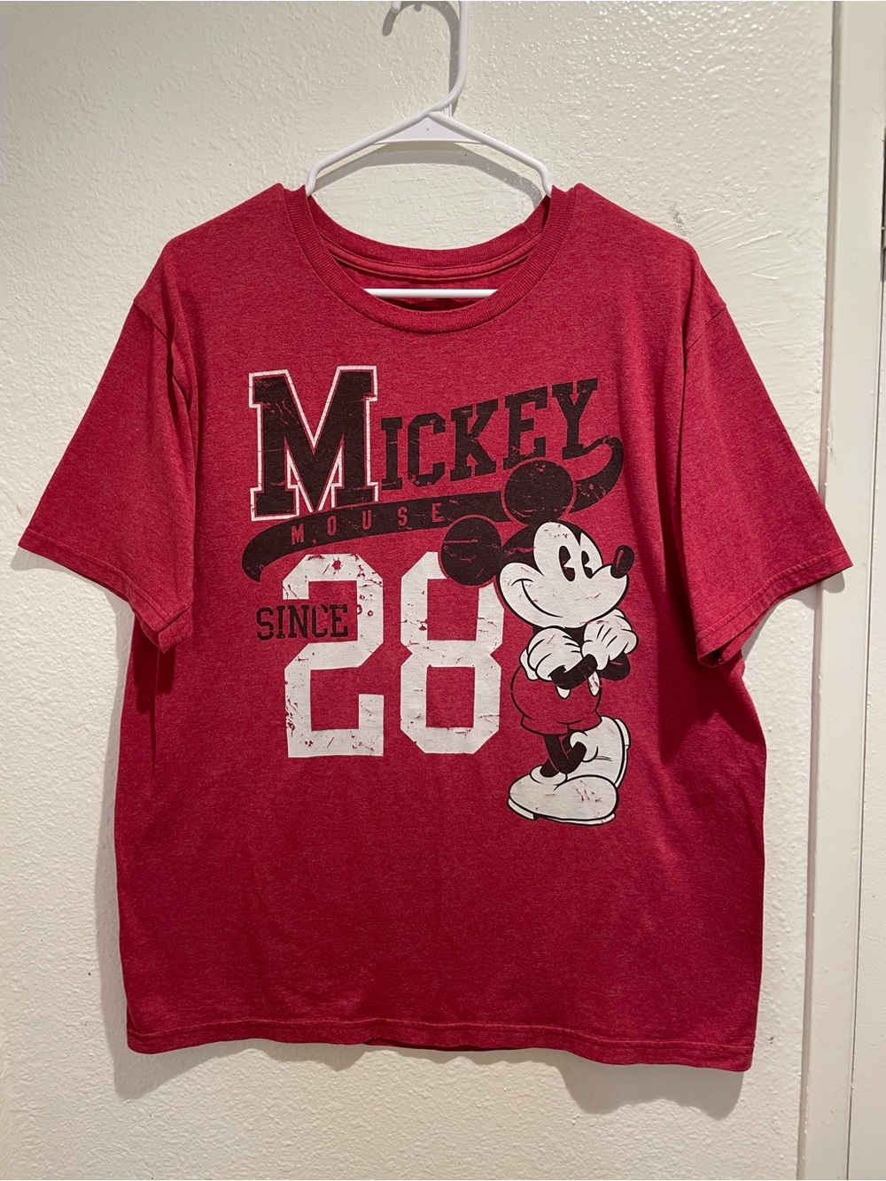 Disney Store Mickey Mouse 28 Red Graphic Tee Men Large Retro Theme Park Outfit